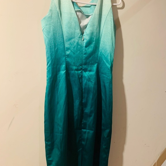 Dress - Picture 2 of 3